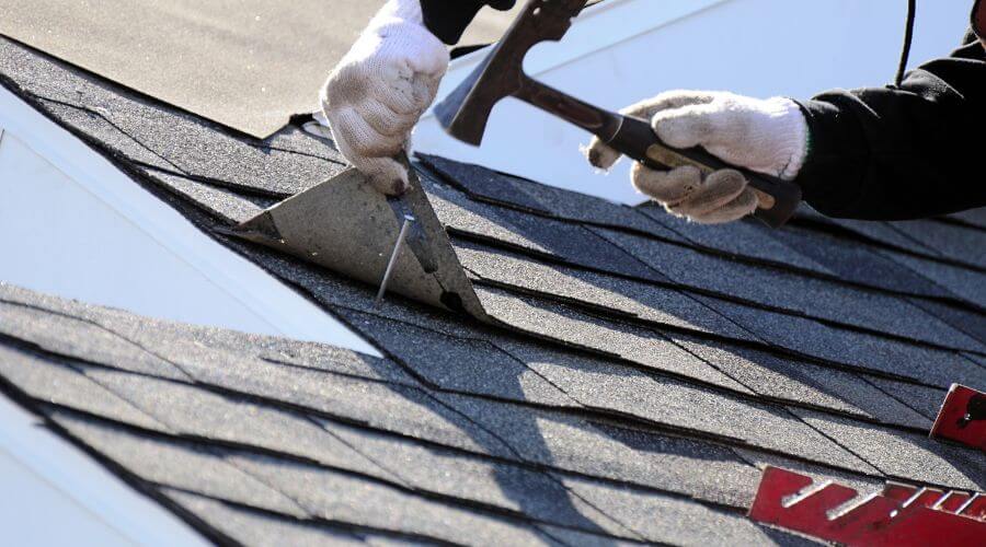 Professional gutter cleaning in Kewanee, IL